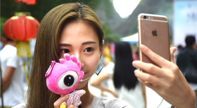 直播网红占领了新品发布会：吐槽盖过叫好