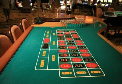 赌博网站深夜推广 百度报案