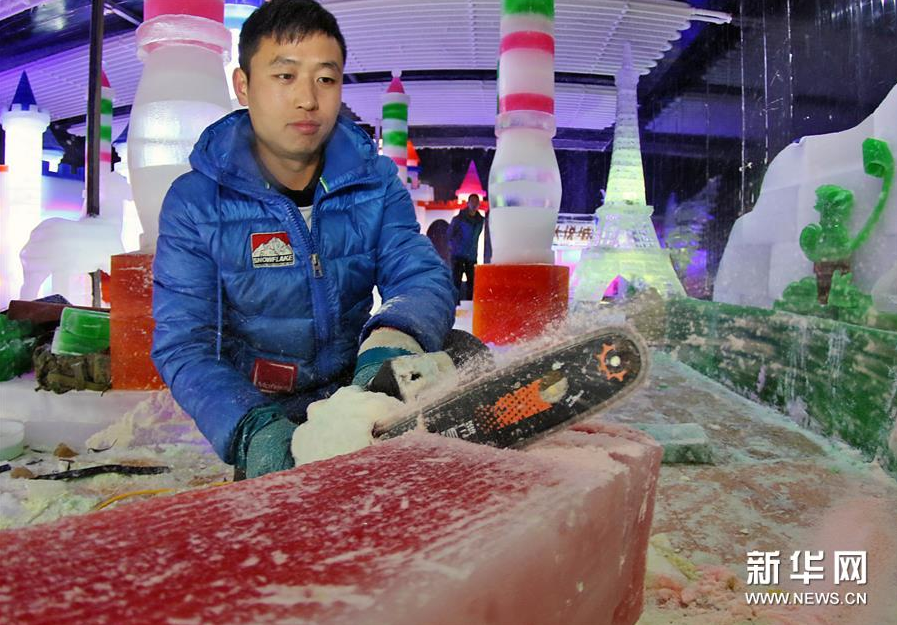 冰雕师杨毫：穿着棉衣过夏天