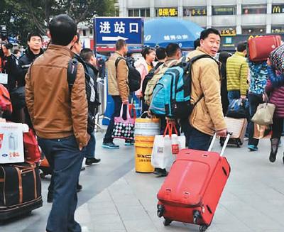 北上广常住人口增速放缓 专家:靠政策清理低端人口