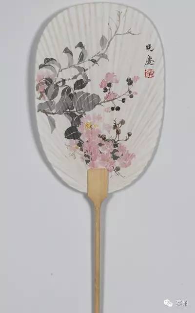 微香冉冉
纵:25厘米
横:17厘米
形式:成扇