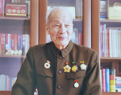 百岁红军涂通今:长征走出的医学博士 