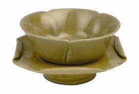 老窑瓷：唐代秘色瓷荷花托盏赏析