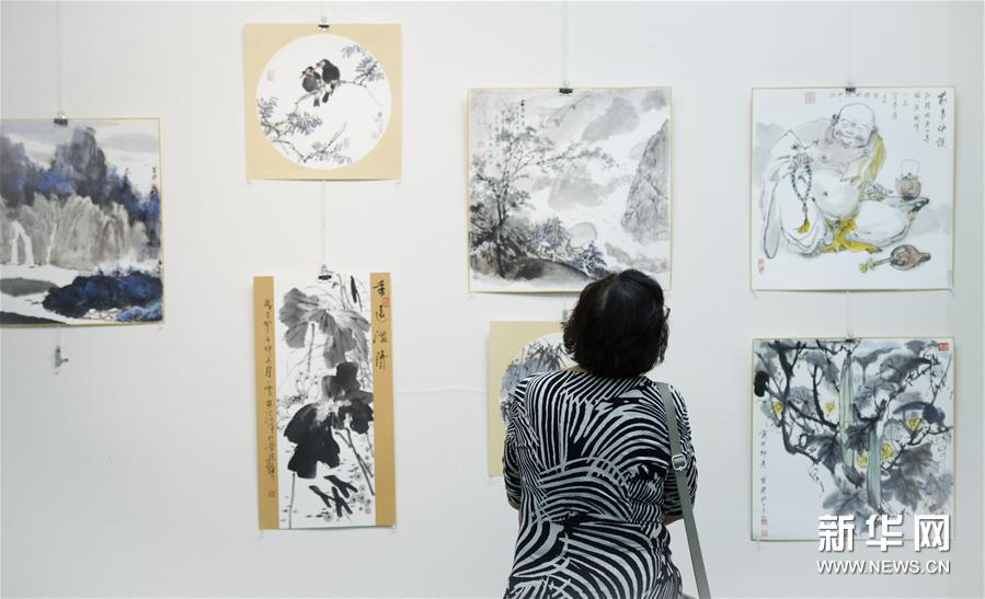 中国工艺美术大师关宝琮在美举办书画展