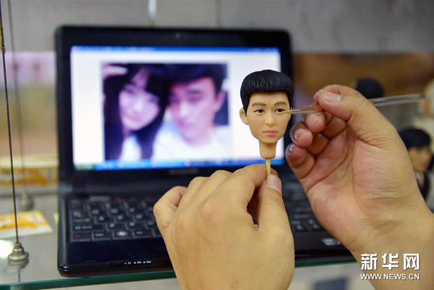 &ldquo;面塑情侣&rdquo;热七夕