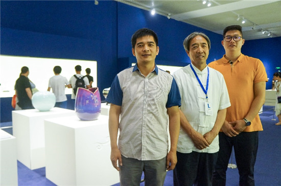 大师名作成潜力股，刘红生《万山红遍》80万成交