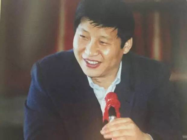 跟着习近平做合格党员：律己，争做三种人 