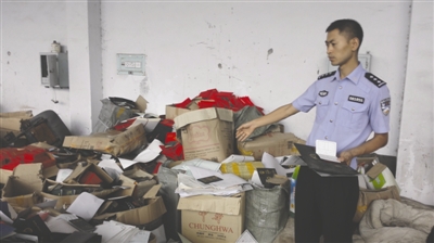 假证买卖背后的暴利:成本15元的假证 转手卖150元