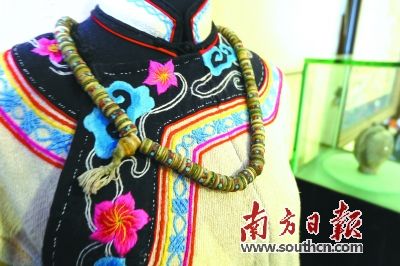 走进神秘而斑斓的藏羌织绣世界