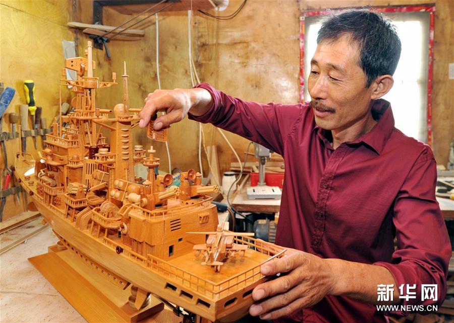 渔家汉巧手制船模