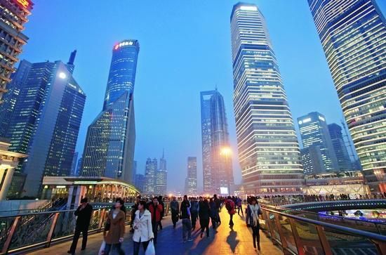 中国经济展示底气与自信