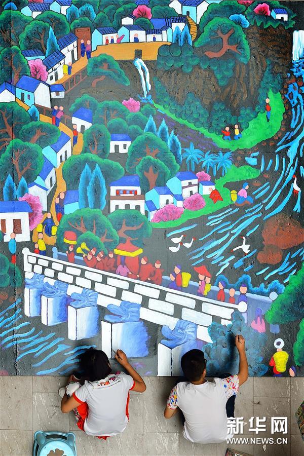 #（晚报）（2）綦江版画将“迈”上高速公路