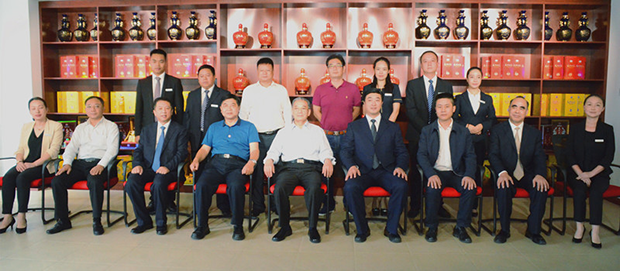 李金华视察天朝上品