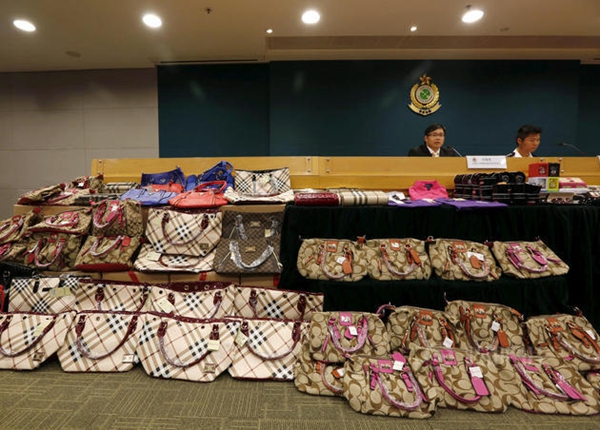 两千余件侵权奢侈品被海关查获