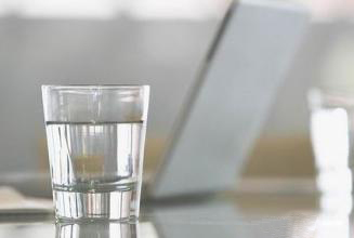 这样喝杯白开水能救命
