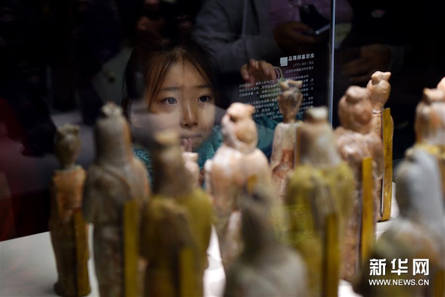 （晚报）（3）博物院里过假期