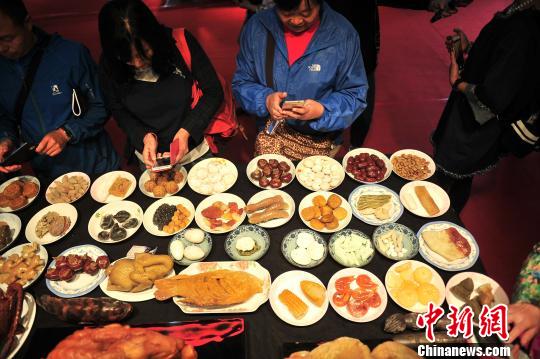 石头满汉全席亮相昆明 价值36万以假乱真