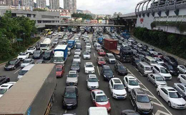 深圳启用国内首条自动化潮汐车道