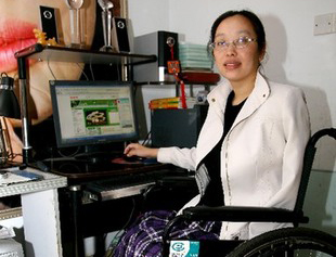 谢芳丽：轮椅上，创业的玫瑰在绽放