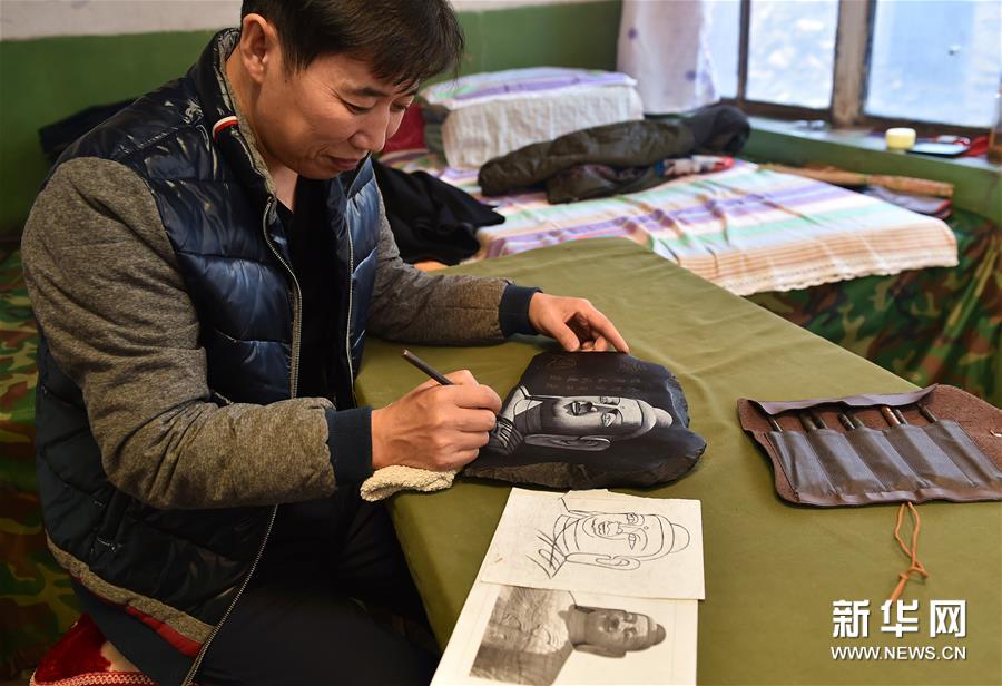 （晚报）（1）煤雕：巧手雕出的“黑色精灵”