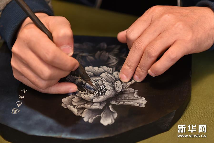 煤雕：巧手雕出的&ldquo;黑色精灵&rdquo;