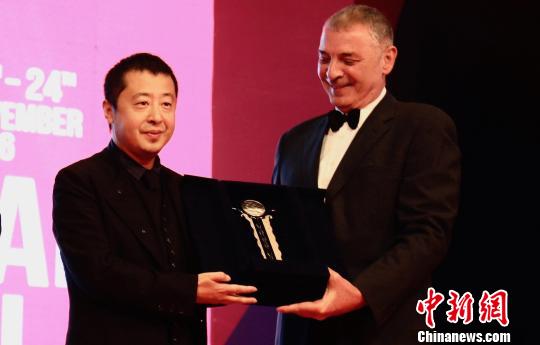 贾樟柯获埃及开罗国际电影节&ldquo;杰出艺术成就奖&rdquo;