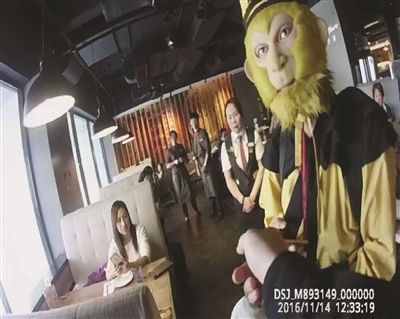 &ldquo;悟空&rdquo;餐厅直播调戏食客 秦淮市民不堪其扰报警