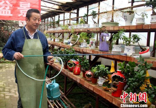 甘肃民间艺人三十载&ldquo;玩&rdquo;瓷器：化腐朽为神奇