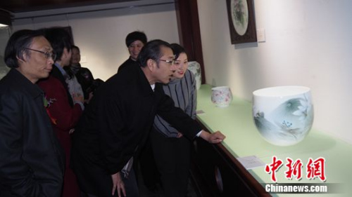  展览现场。北京国中陶瓷艺术馆供图