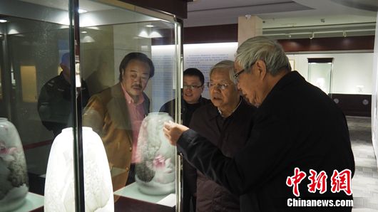 工艺美术大师陈扬龙作品展落幕 嘉宾零距离碰触艺术