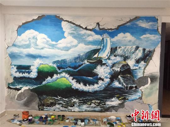 宁波大学生执画笔创业 墙绘&ldquo;掘金&rdquo;月入上万元