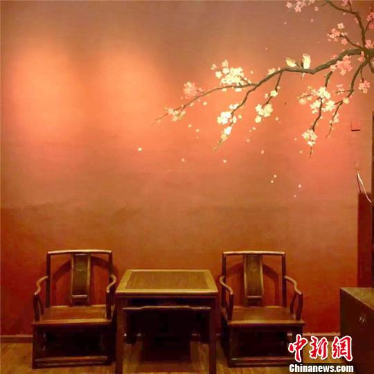 宁波大学生执画笔创业墙绘“掘金”月入上万元