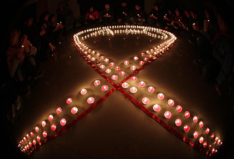 遏制艾滋病,还需推开几重门