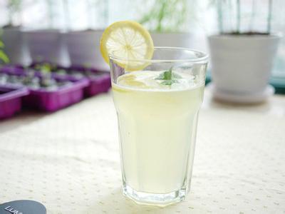 当柠檬与蜂蜜相遇 好处多多