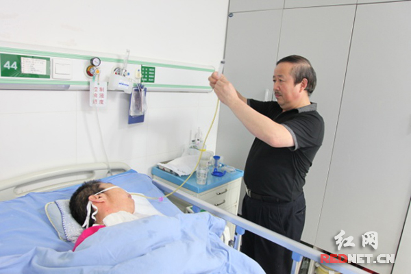 肖自力入选中国好人榜：照顾重病妻子10年 只愿相扶到老