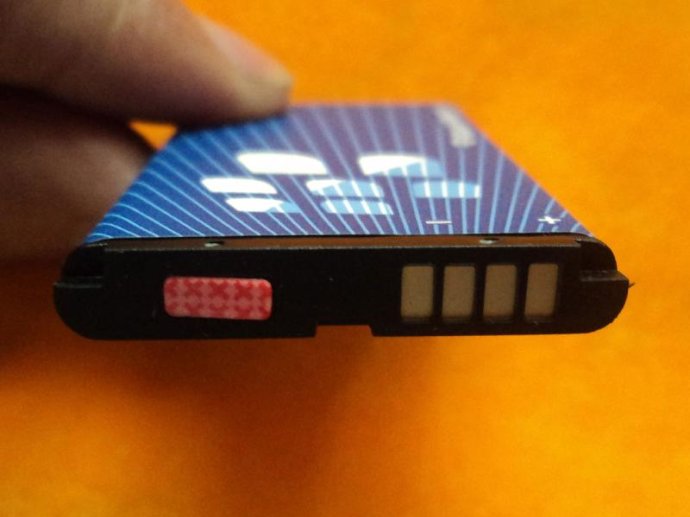 智能手机发展遇瓶颈 电池为何成手机厂商噩梦?