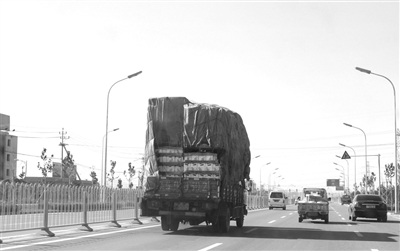 物流安全隐患：仓储设施不规范 运输过程超载超限