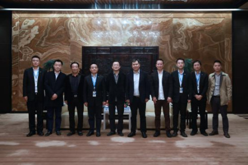 vivo高管团队到访苏宁 双方谋划2017战略合作新棋局