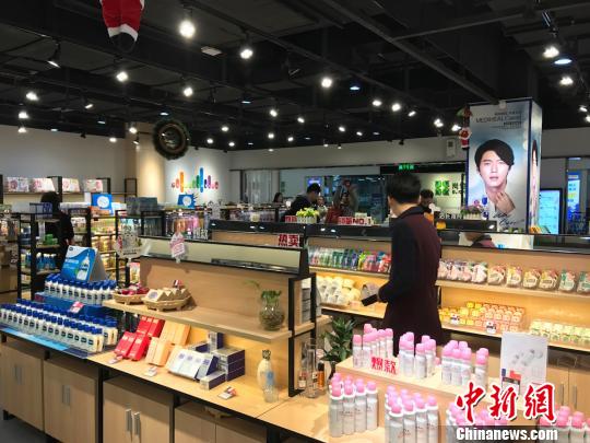 义乌进口商品馆 奚金燕 摄