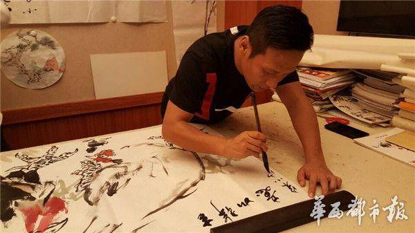 宋小宝暂别综艺圈苦练书法 作品曝光一幅字曾卖8万