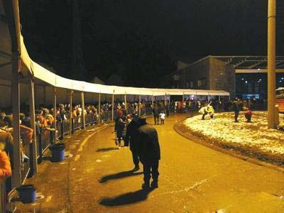 数千人元旦夜被困西岭雪山 孕妇严寒中等两小时