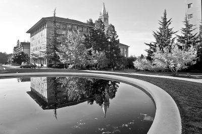 为招揽外国学生美国高校掀改名潮