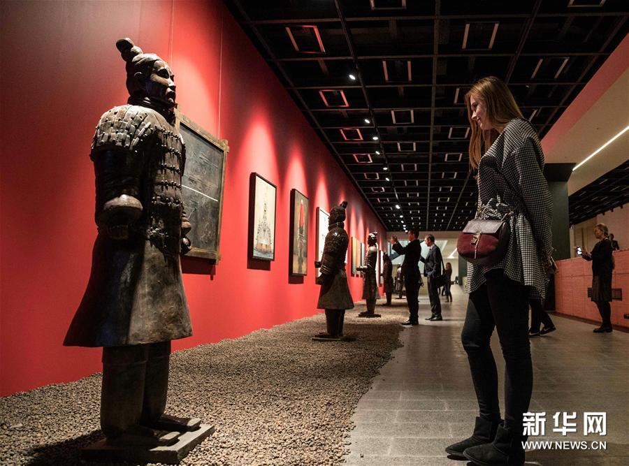 《华夏文明之光》中国艺术展在俄罗斯举办