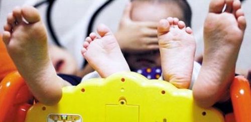 育儿成本占到我国家庭平均收入近50% 七成不愿再生