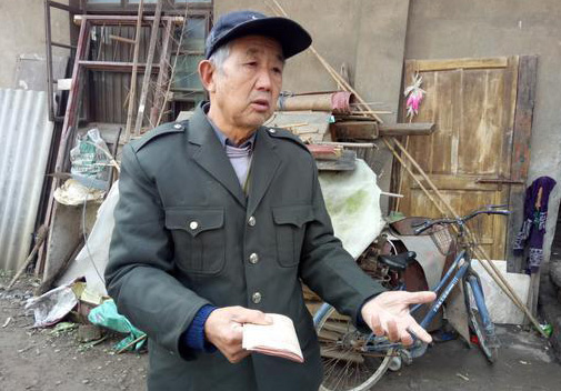 老人拾荒八年 替跑路老板还债18万元