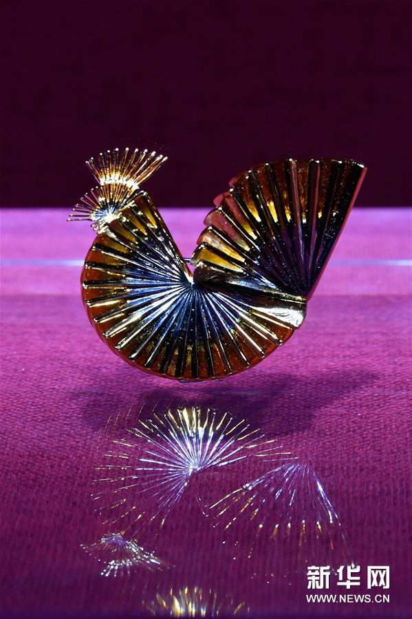 （国际）（2）中国生肖珠宝展巴黎刮起“中国风”