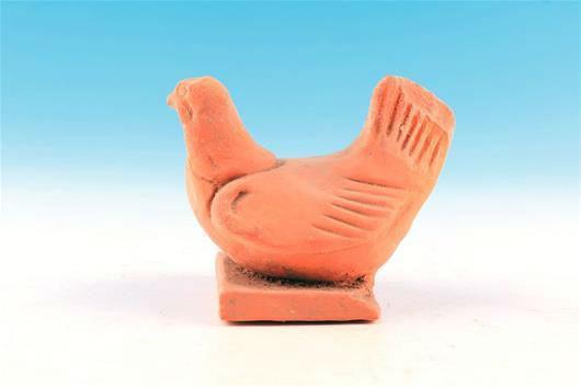 &nbsp;&nbsp;&nbsp;&nbsp;&nbsp;&nbsp; 省博藏的唐代红陶鸡