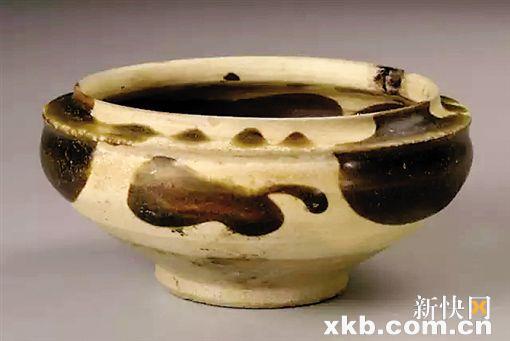 唐代&ldquo;素地彩&rdquo;南北两窑各具特色：反拙为美