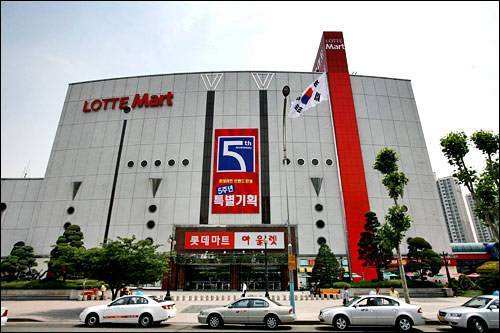 韩国免税店盛况不再 中国跟团游客数锐减致收入大跌