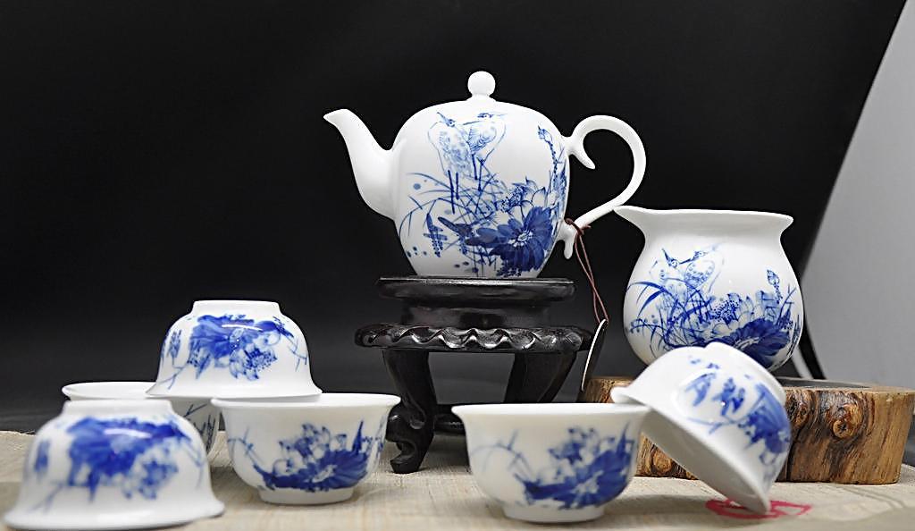 青花瓷茶具虽好 收藏需谨慎